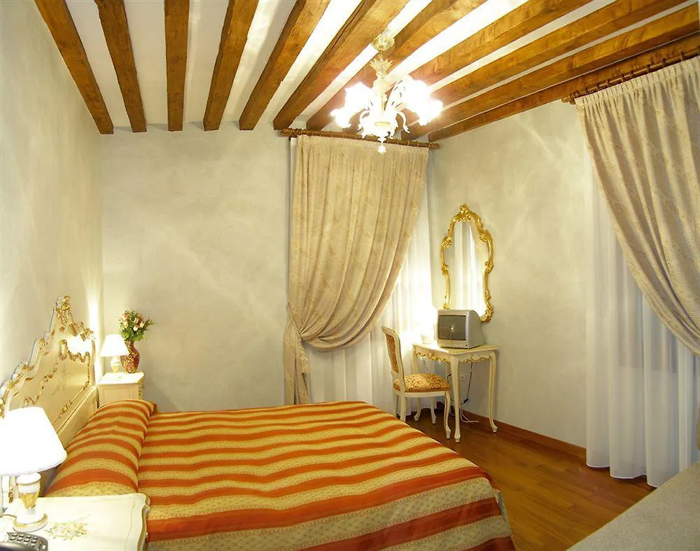 Apartment Appartamenti San Luca Venedig